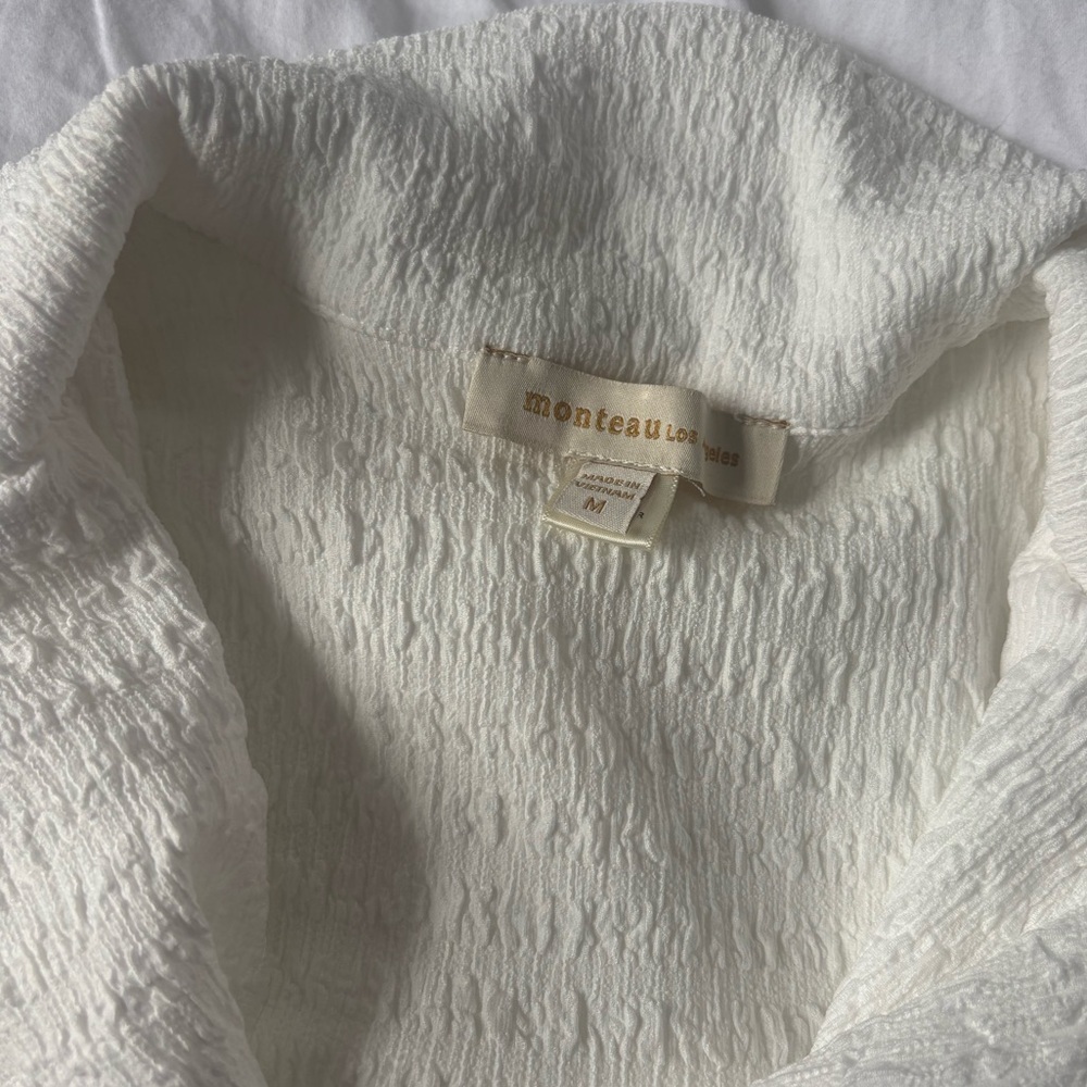 Linen Cropped Button Up - Picture 2 of 3